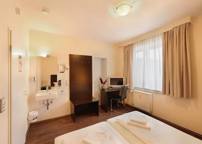 Fair Frankfurt - An Der Messe 3*