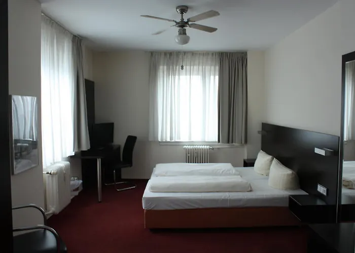 Отель Fair Frankfurt - An Der Messe 3*