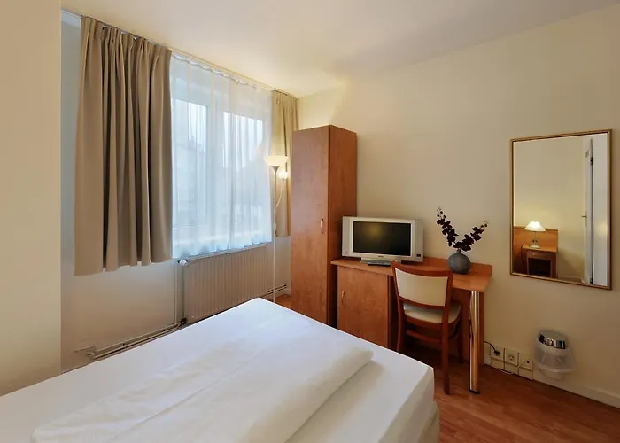 Fair Frankfurt - An Der Messe 3*