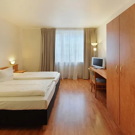 Fair Frankfurt - An Der Messe 3*