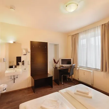 Fair Frankfurt - An Der Messe 3*