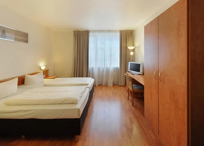 Fair Frankfurt - An Der Messe 3*