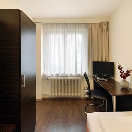 Fair Frankfurt - An Der Messe Отель 3*