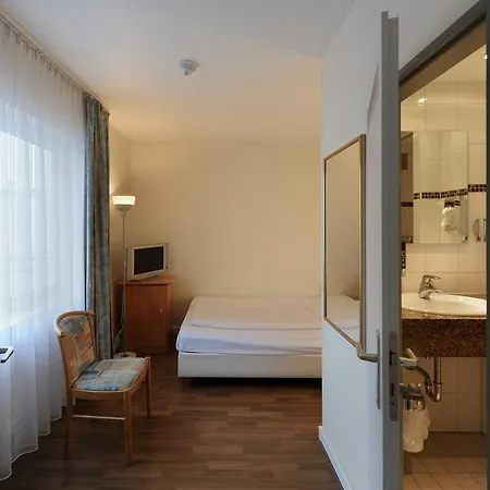 Fair Frankfurt - An Der Messe 3*