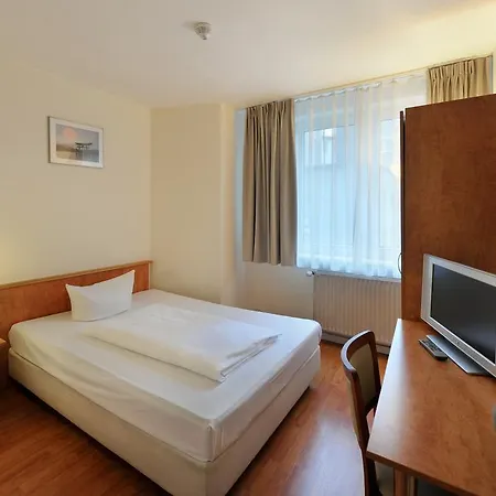 Отель Fair Frankfurt - An Der Messe 3*