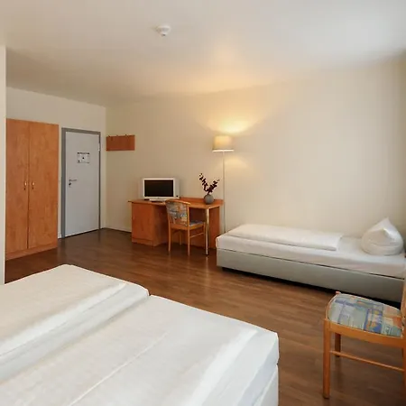 Fair Frankfurt - An Der Messe Отель 3*